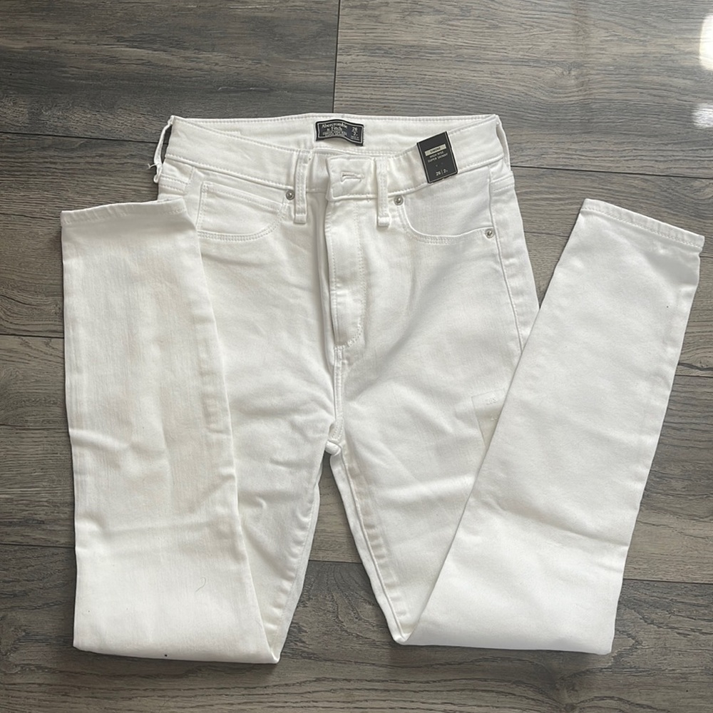 White Abercrombie high rise skinny jeans
